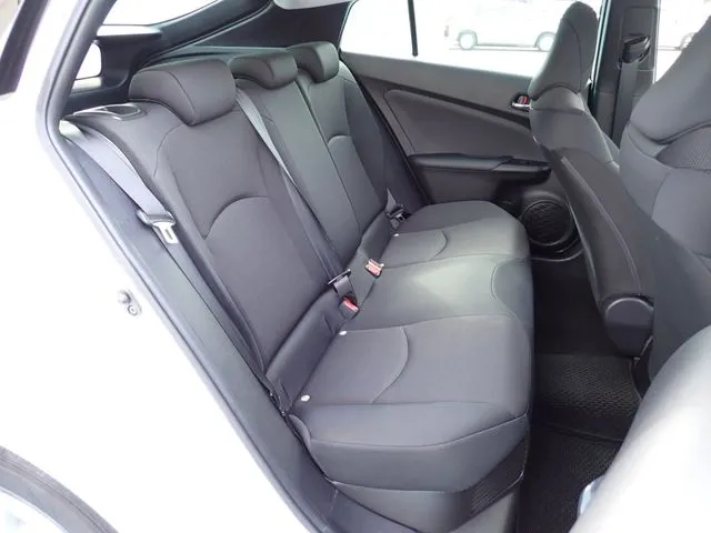 プリウス（トヨタ）の車両写真