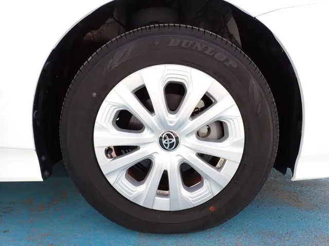 プリウス（トヨタ）の車両写真