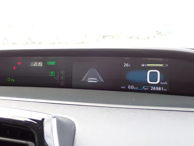 プリウス（トヨタ）の車両写真