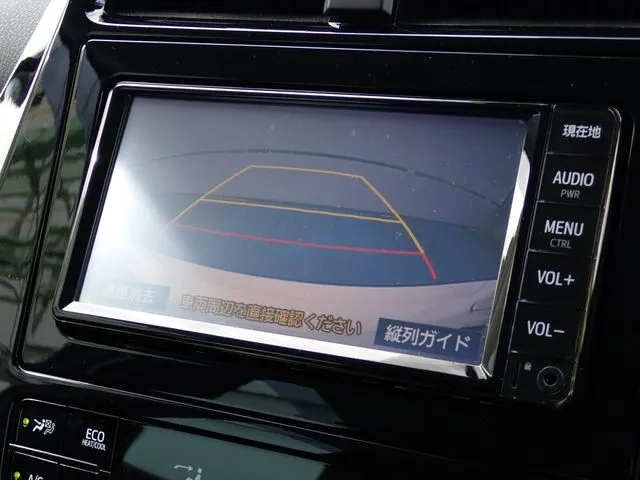 プリウス（トヨタ）の車両写真