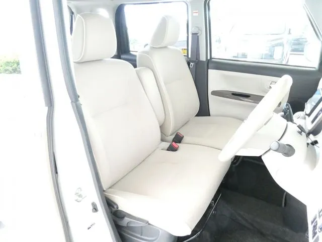 ムーヴ　キャンバス（ダイハツ）の車両写真