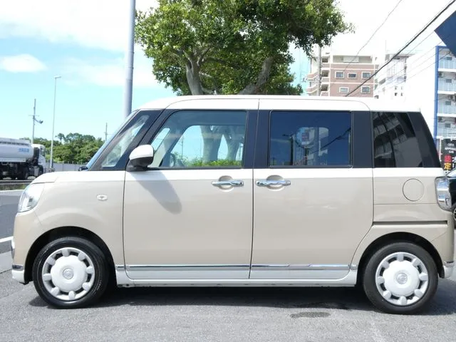 ムーヴ　キャンバス（ダイハツ）の車両写真