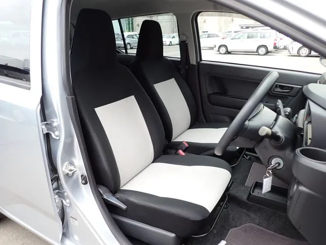 ミラ　イース（ダイハツ）の車両写真