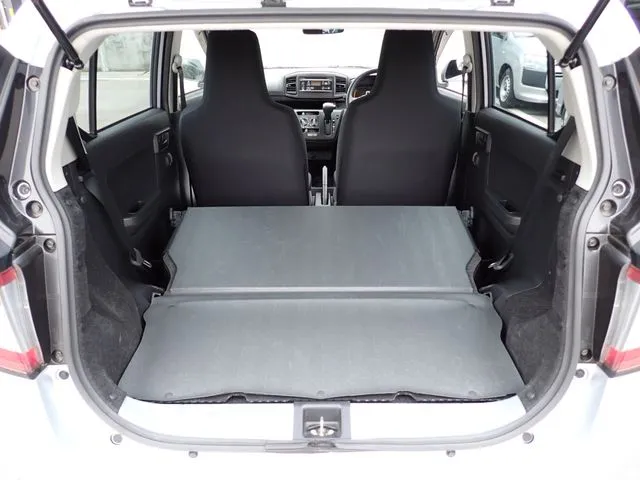 ミラ　イース（ダイハツ）の車両写真