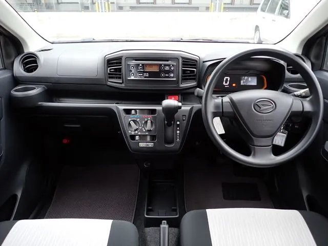 ミラ　イース（ダイハツ）の車両写真
