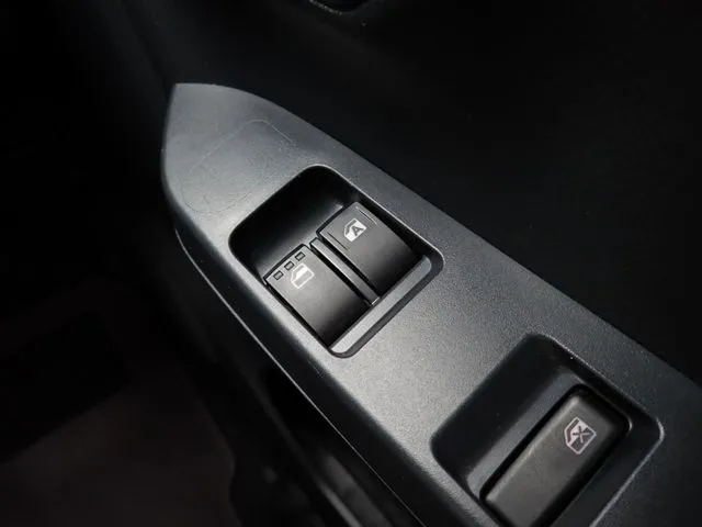 ミラ　イース（ダイハツ）の車両写真