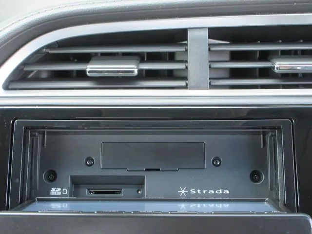 シャトル　ハイブリッド（ホンダ）の車両写真