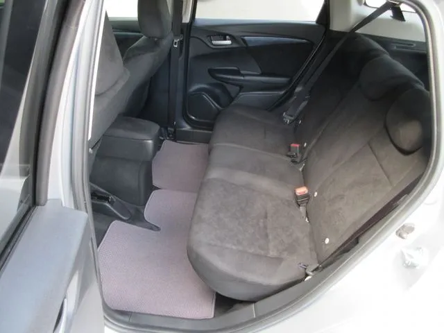 シャトル　ハイブリッド（ホンダ）の車両写真