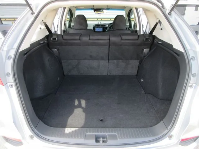 シャトル　ハイブリッド（ホンダ）の車両写真