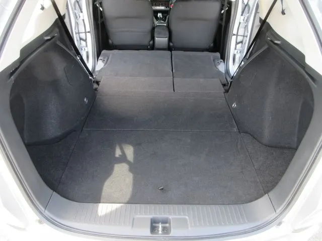 シャトル　ハイブリッド（ホンダ）の車両写真