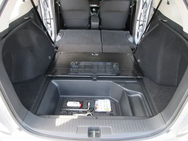 シャトル　ハイブリッド（ホンダ）の車両写真