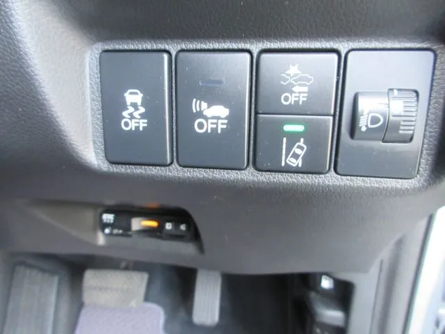 シャトル　ハイブリッド（ホンダ）の車両写真