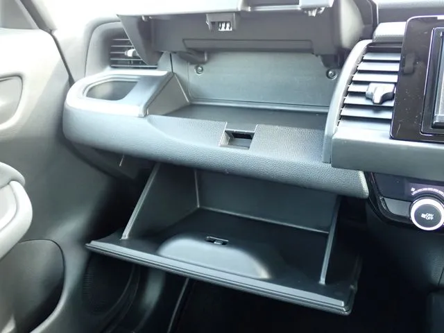 フィット e:HEV(ホンダ)の車両写真