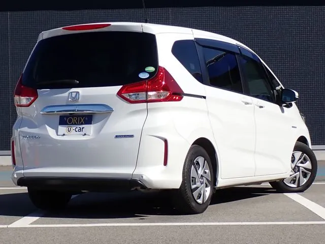 ホンダ　フリードプラス　ハイブリッド