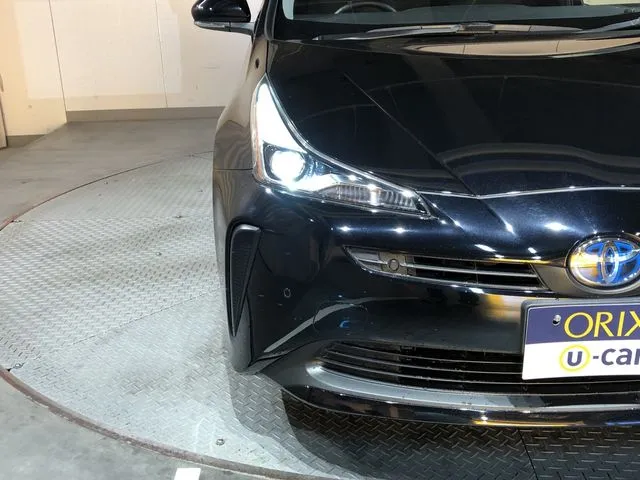 プリウス（トヨタ）の車両写真