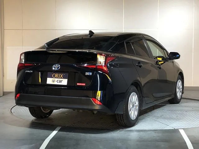 プリウス（トヨタ）の車両写真