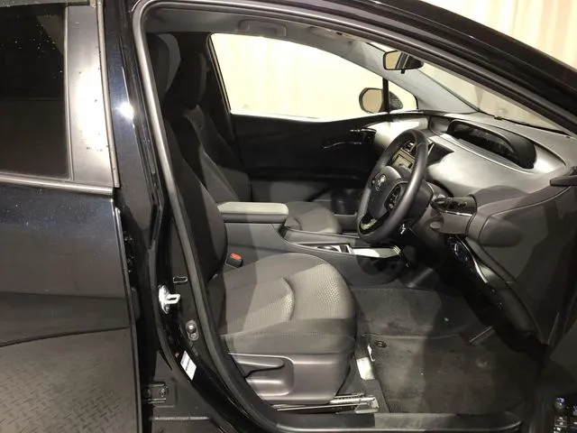 プリウス（トヨタ）の車両写真