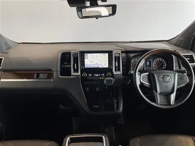 グランエース（トヨタ）の車両写真