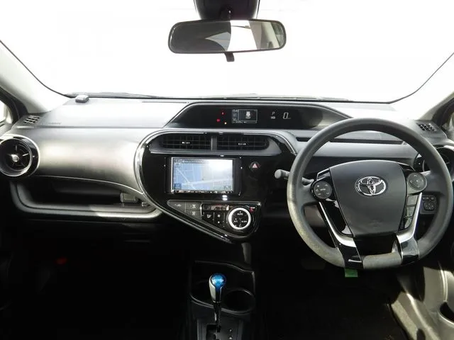 トヨタ　アクア