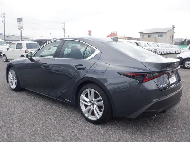 トヨタ　レクサス　ＩＳ３００ｈ