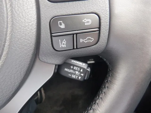 トヨタ　レクサス　ＩＳ３００ｈ