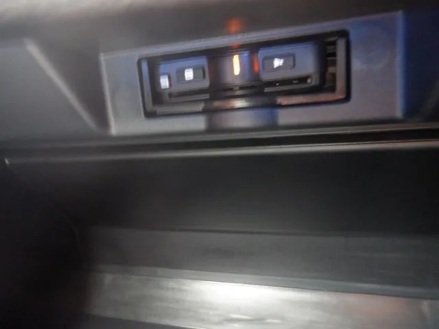 トヨタ　ハリアー　２ＷＤ