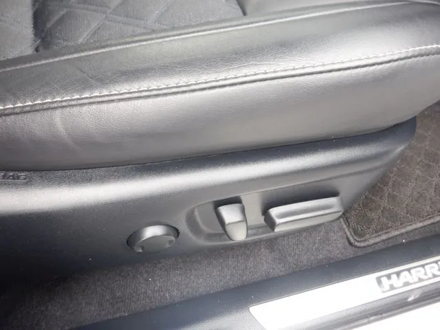 トヨタ　ハリアー　２ＷＤ