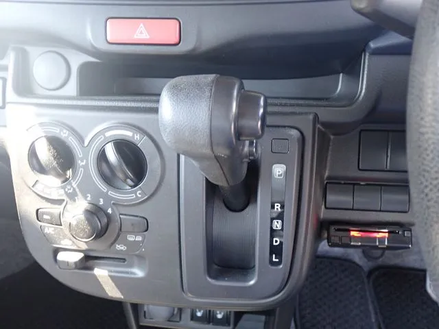 スズキ　アルト　４ＷＤ