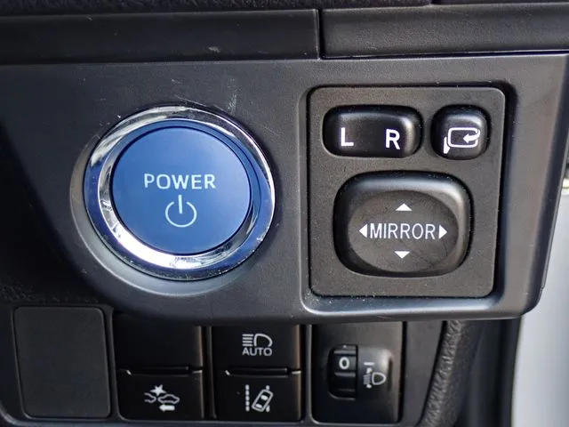 トヨタ カローラフィールダー ハイブリッド