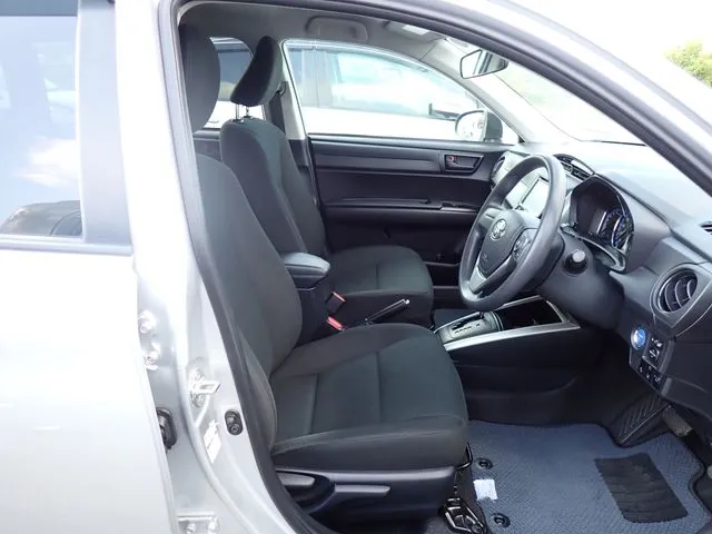 トヨタ カローラフィールダー ハイブリッド