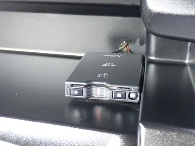 トヨタ カローラフィールダー ハイブリッド