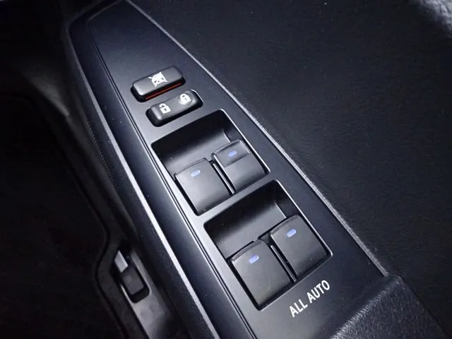 カローラフィールダー　ハイブリッド（トヨタ）の車両写真