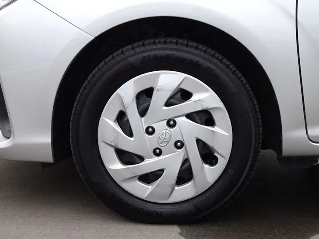 カローラフィールダー　ハイブリッド（トヨタ）の車両写真