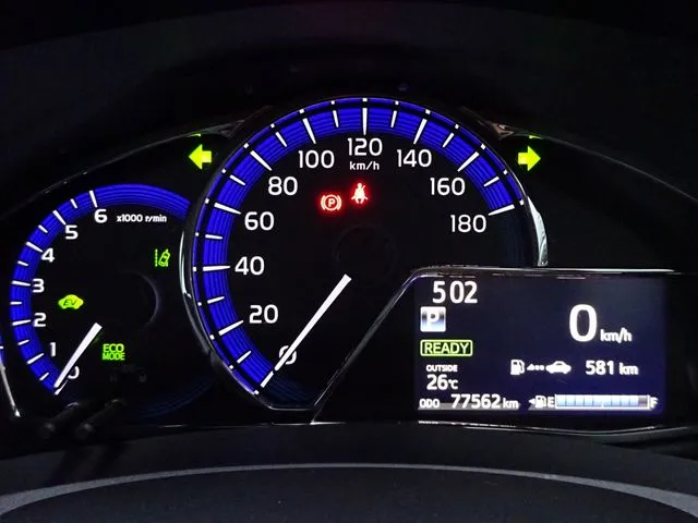 カローラフィールダー　ハイブリッド（トヨタ）の車両写真