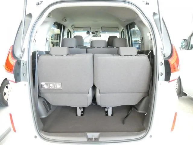 フリード　ハイブリッド（ホンダ）の車両写真