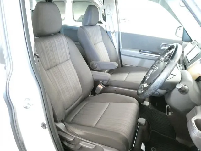 フリード　ハイブリッド（ホンダ）の車両写真