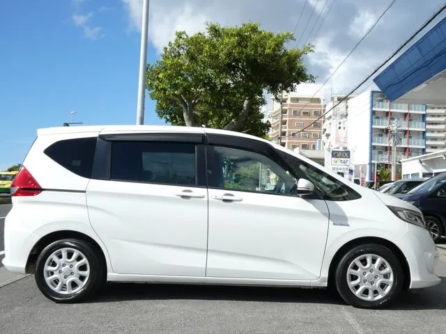 フリード　ハイブリッド（ホンダ）の車両写真
