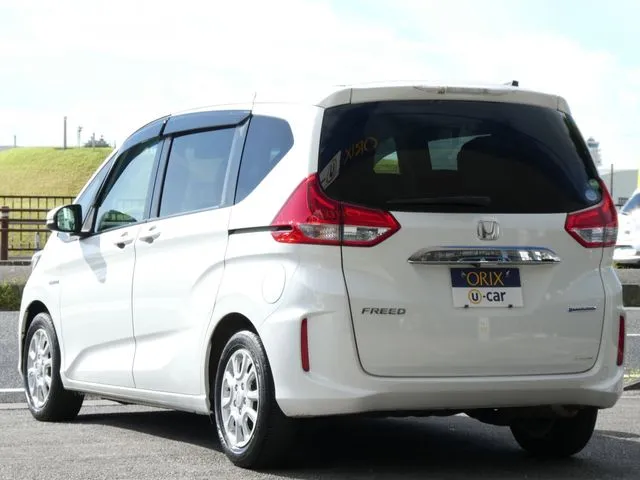フリード　ハイブリッド（ホンダ）の車両写真