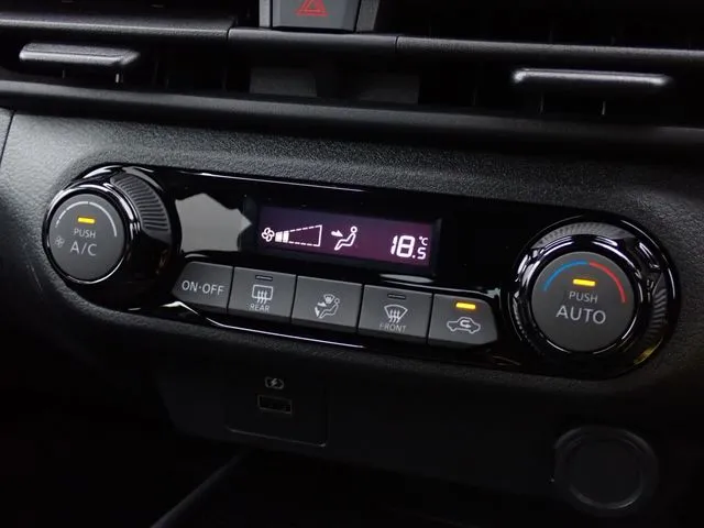 ノート（ニッサン）の車両写真