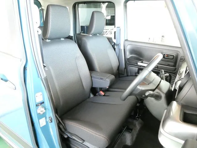 スペーシア　ギア（スズキ）の車両写真