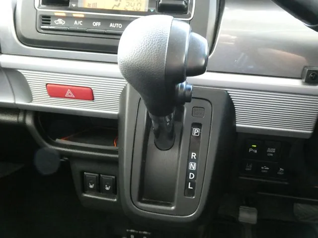 スペーシア　ギア（スズキ）の車両写真