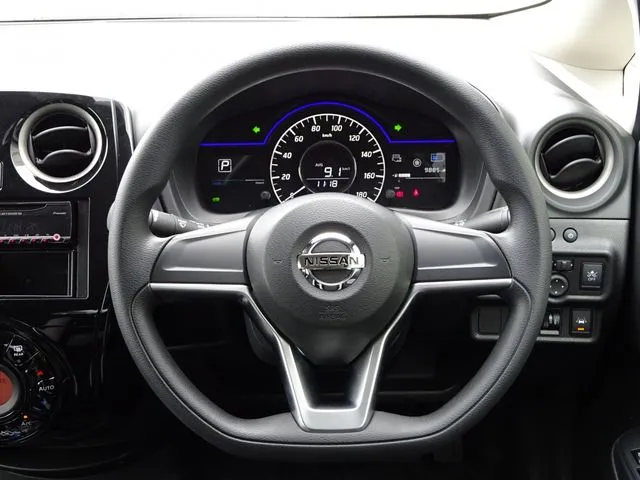 ニッサン　ノート