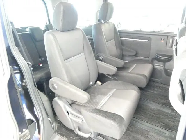 ステップワゴン　スパーダ（ホンダ）の車両写真