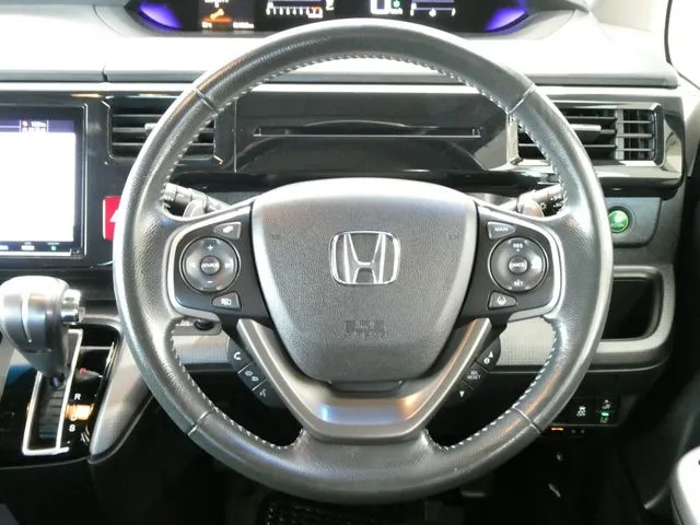 ステップワゴン　スパーダ（ホンダ）の車両写真