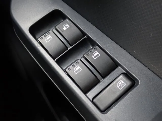 ミラ　イース（ダイハツ）の車両写真