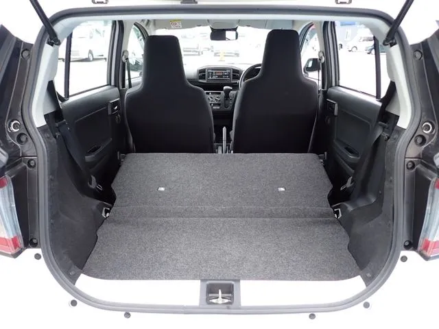 ミラ　イース（ダイハツ）の車両写真