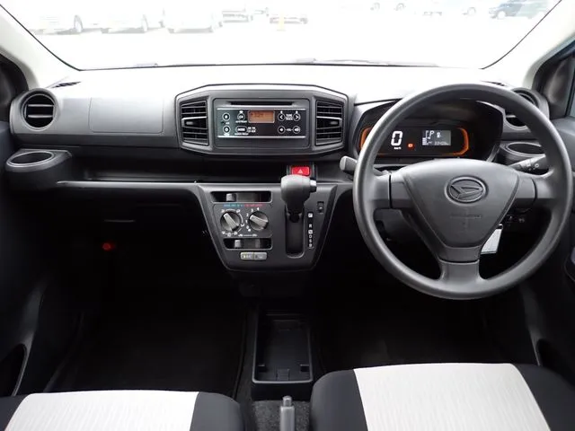 ミラ　イース（ダイハツ）の車両写真