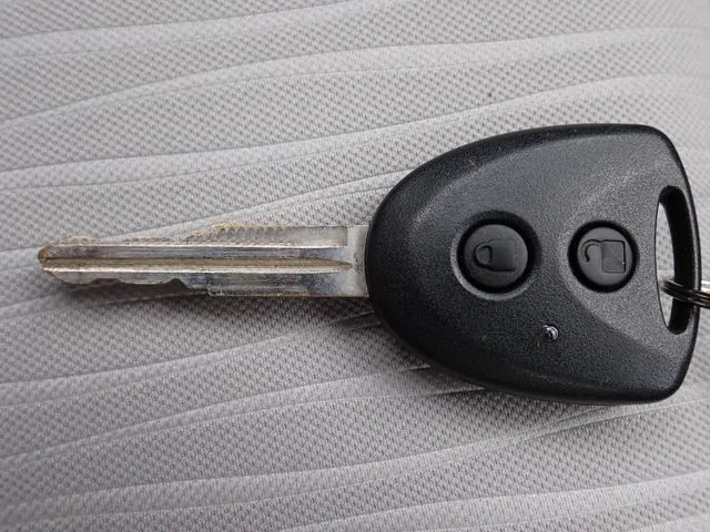 ミラ　イース（ダイハツ）の車両写真