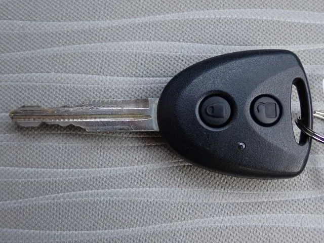 ミラ　イース（ダイハツ）の車両写真