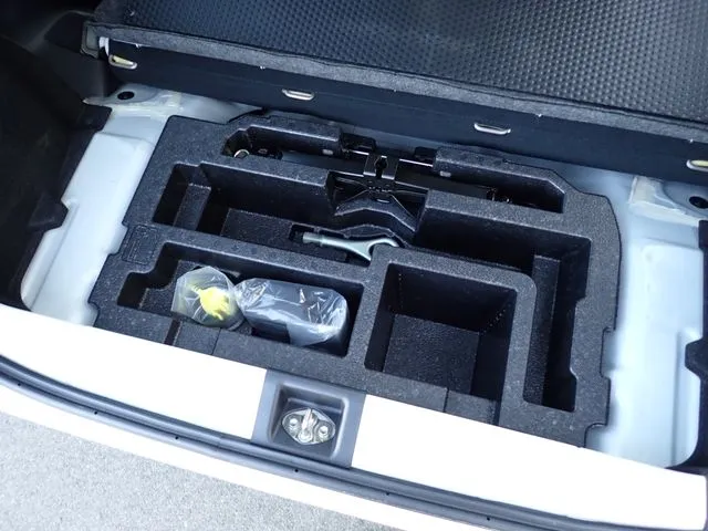 ミラ　イース（ダイハツ）の車両写真